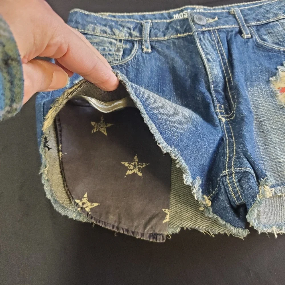 Mossimo Size 5 High Rise Blue Denim  Distressed Jean Shorts w/Flag Pocket‎ Liner